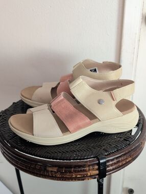 Kuru Women's Sandals Size 11